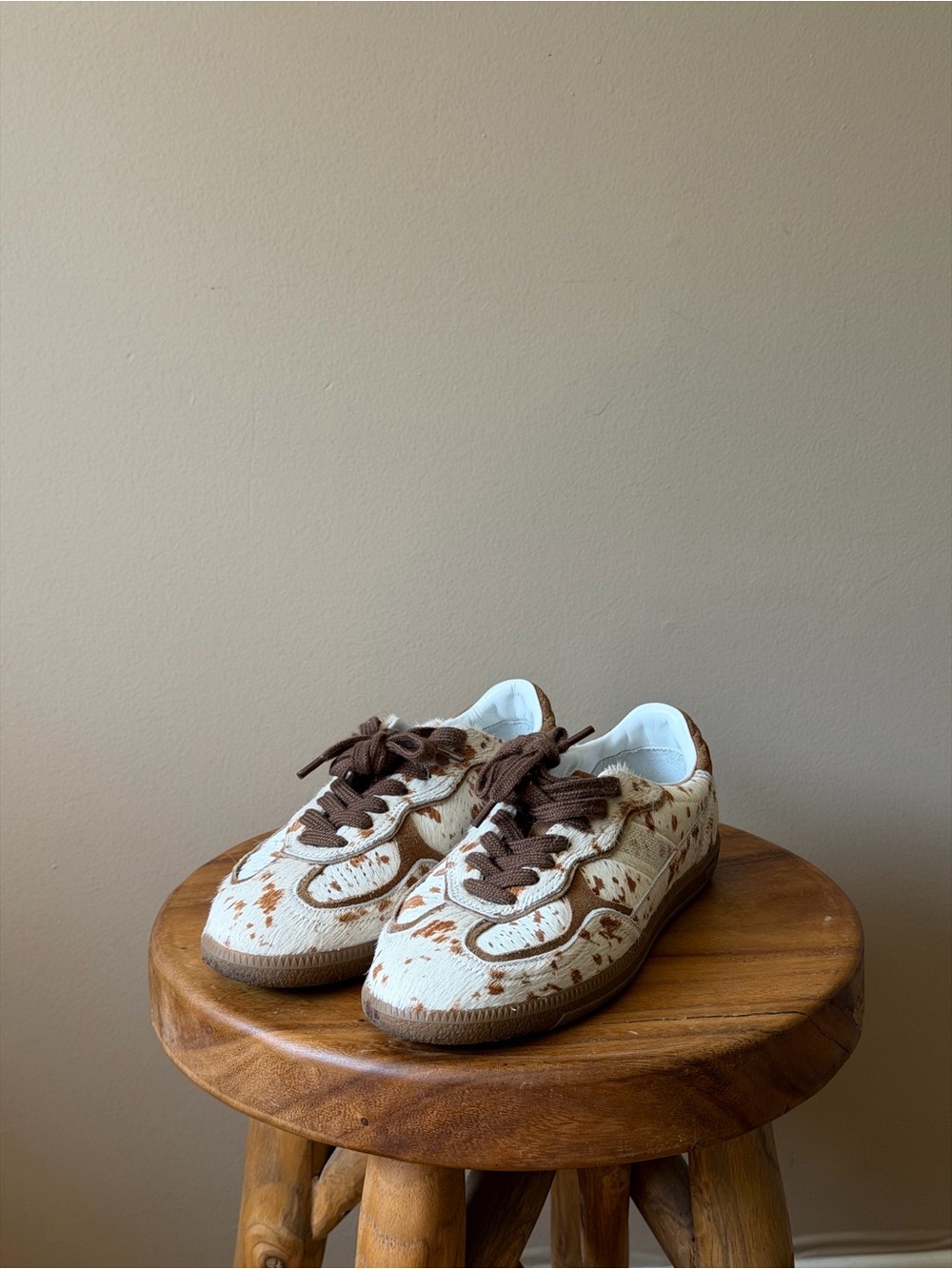 ALOHAS Brown & White Bambi Print Sneakers - Picture 5 of 5